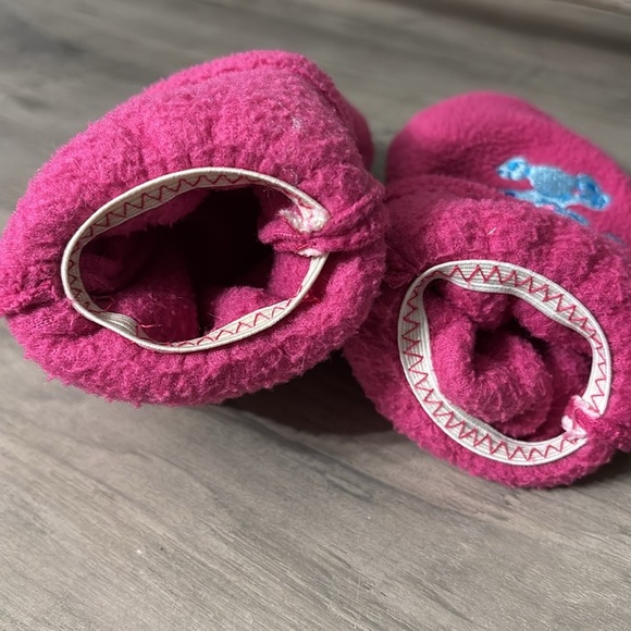 PRE OWNED VINTAGE BLUE'S CLUES KIDS MAGENTA WINTER MITTENS - Picture 4 of 7